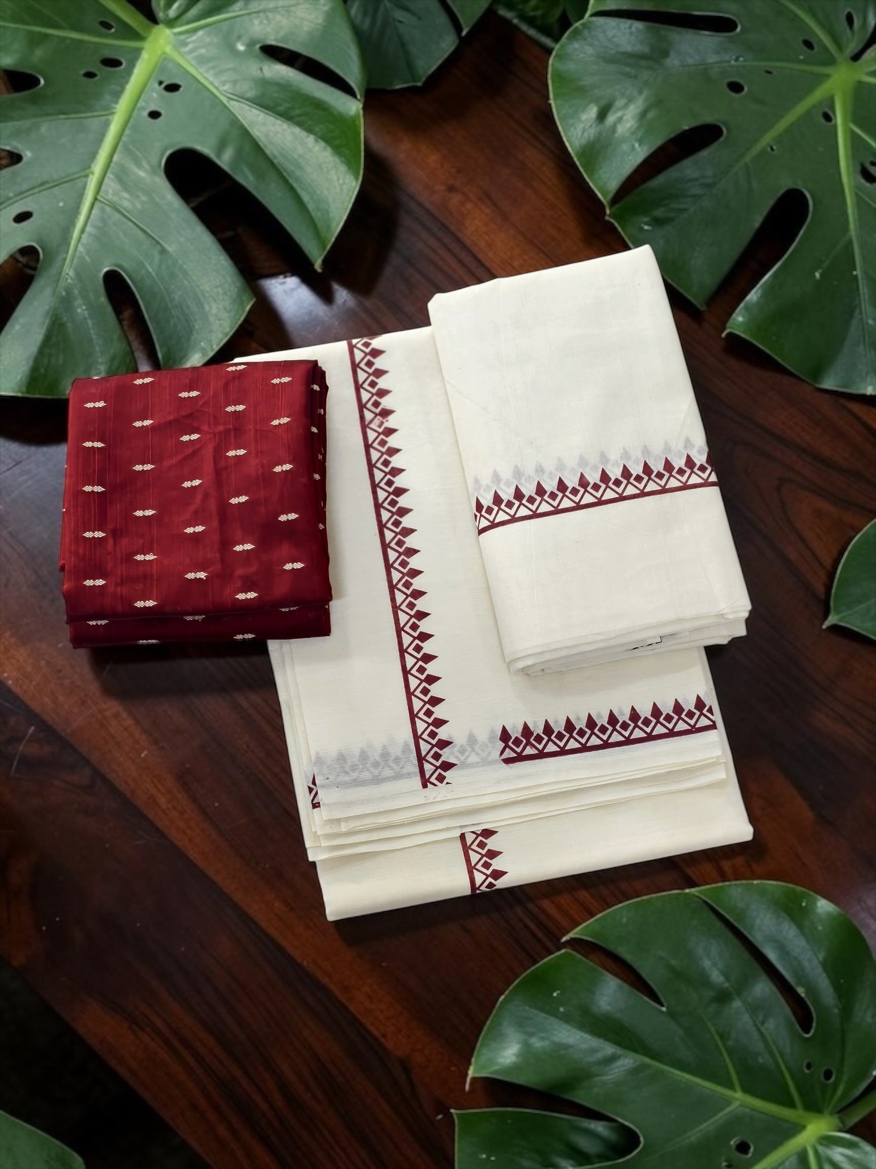 Puliyirakara temple design set mundu with blouse