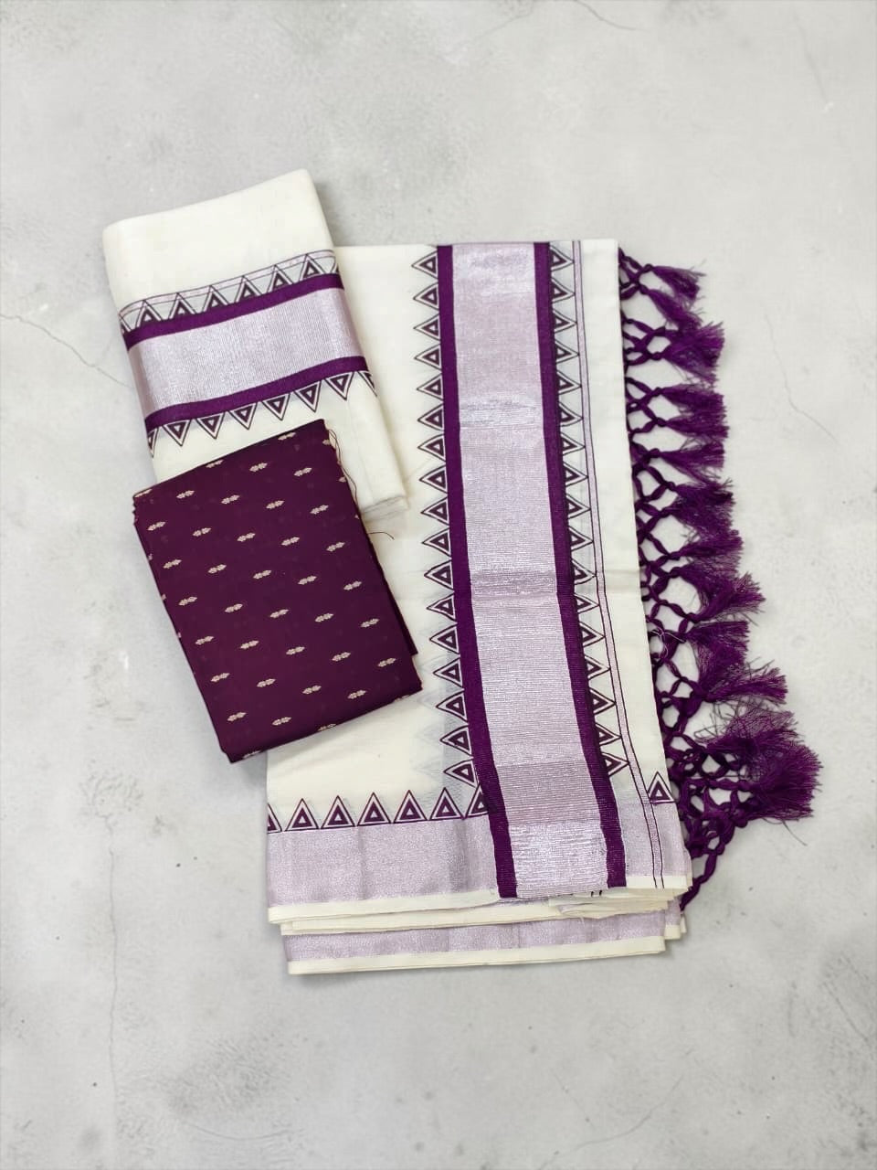 Trending Kunjalam set mundu print with blouse / extra length