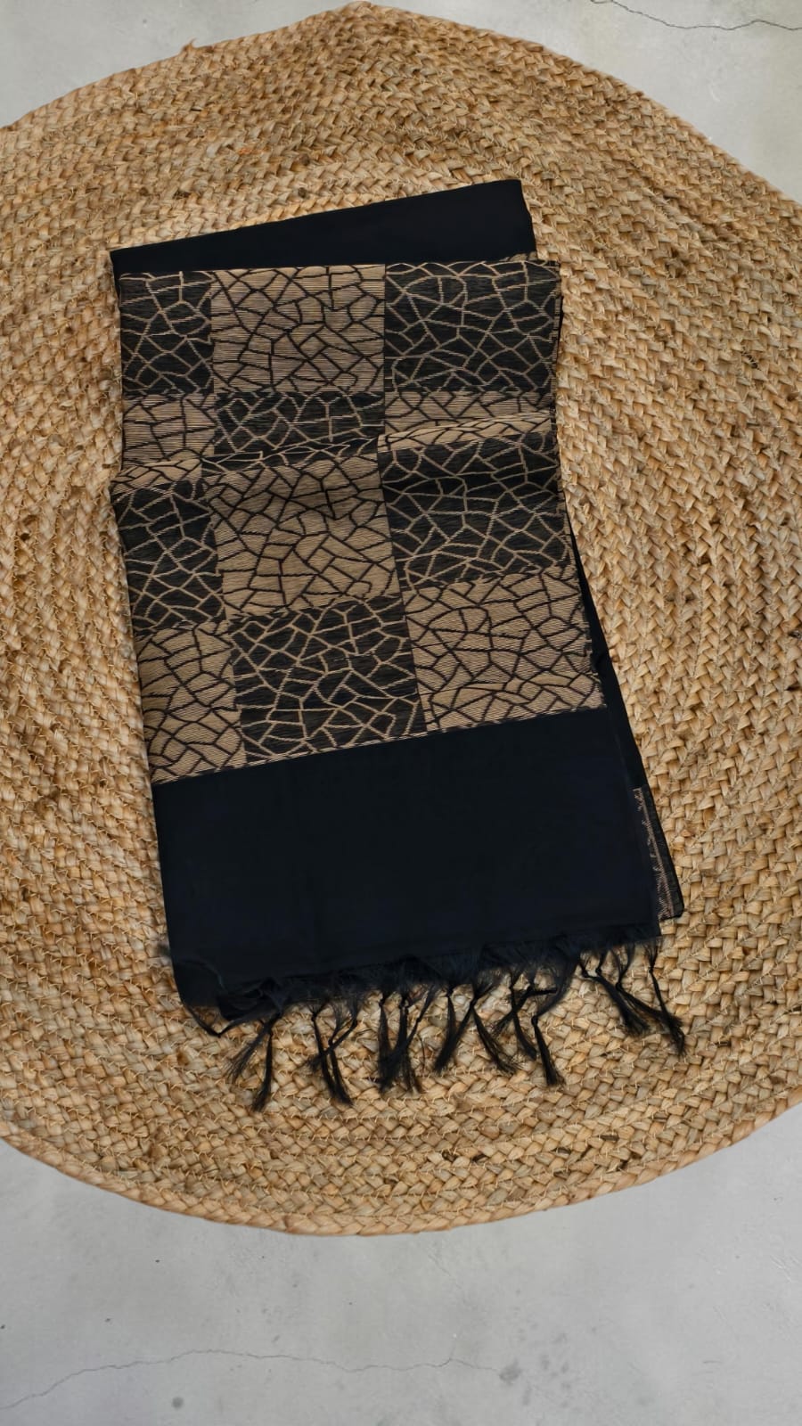 Cotton kora Elegant saree for function spider design