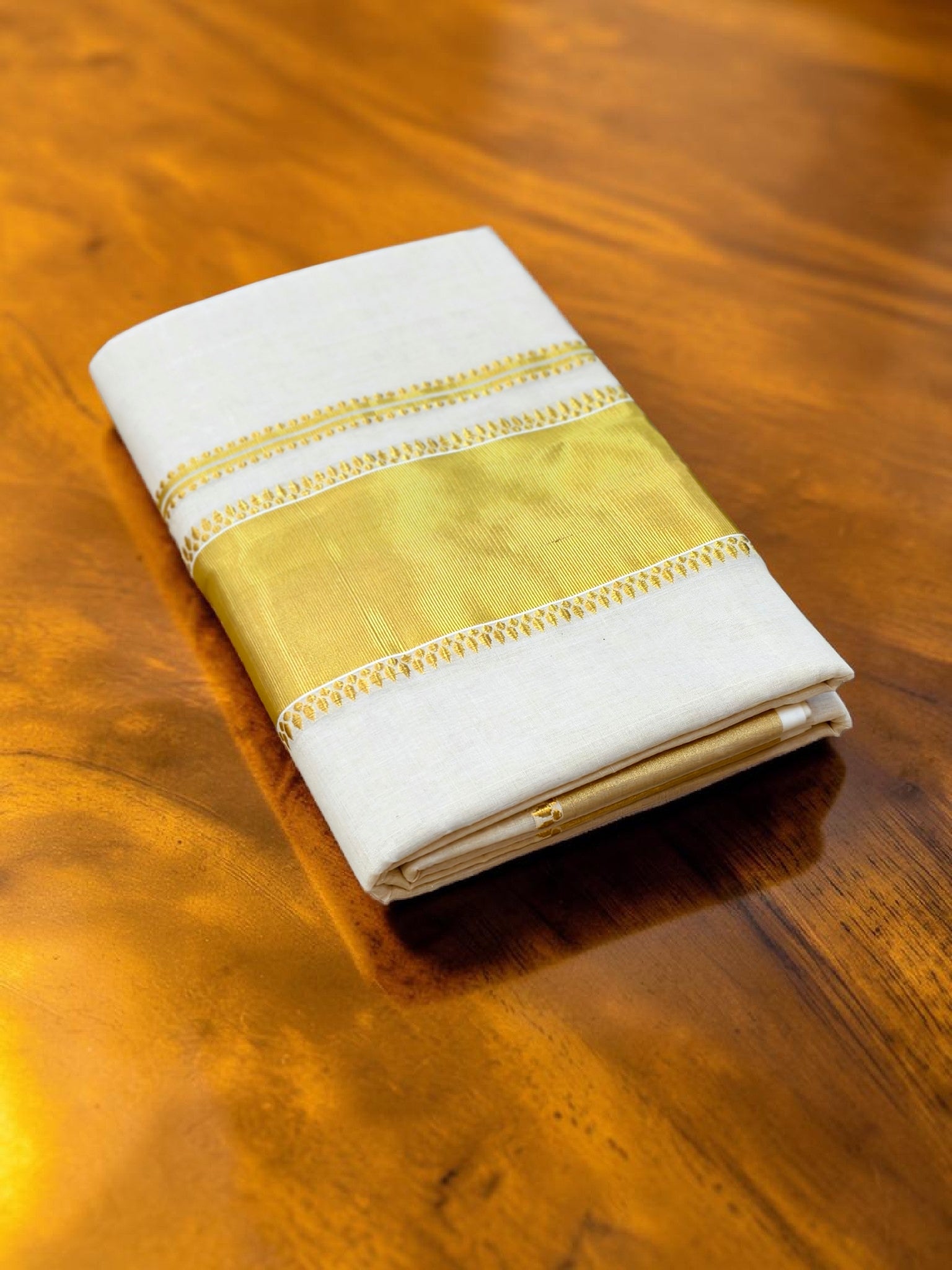 Pure Handloom Tissue border side design with blouse/ Kayithiri