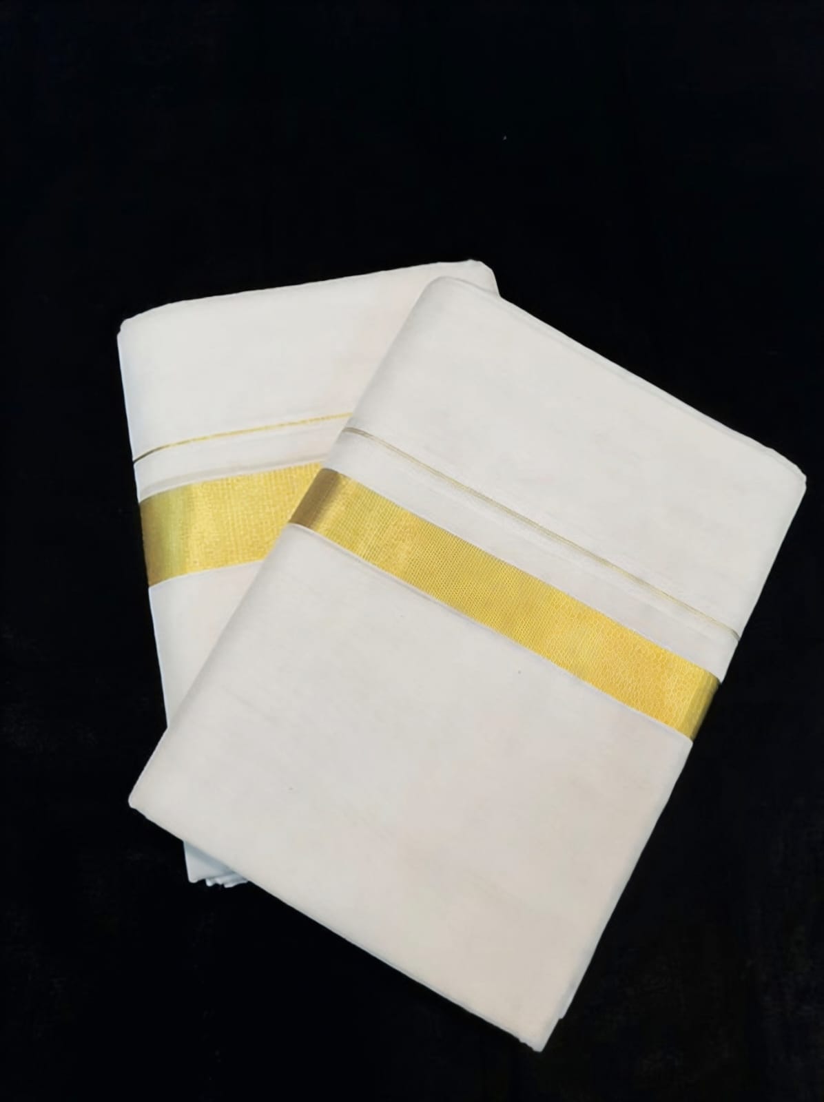 Kuthampully Men's Pure Handloom Dhoti 4 mtr - Groom