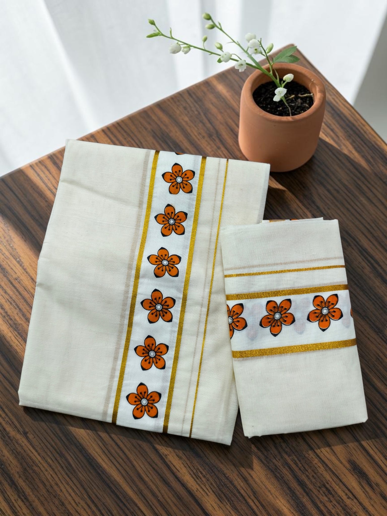 Kuthampully Set mundu with flower design