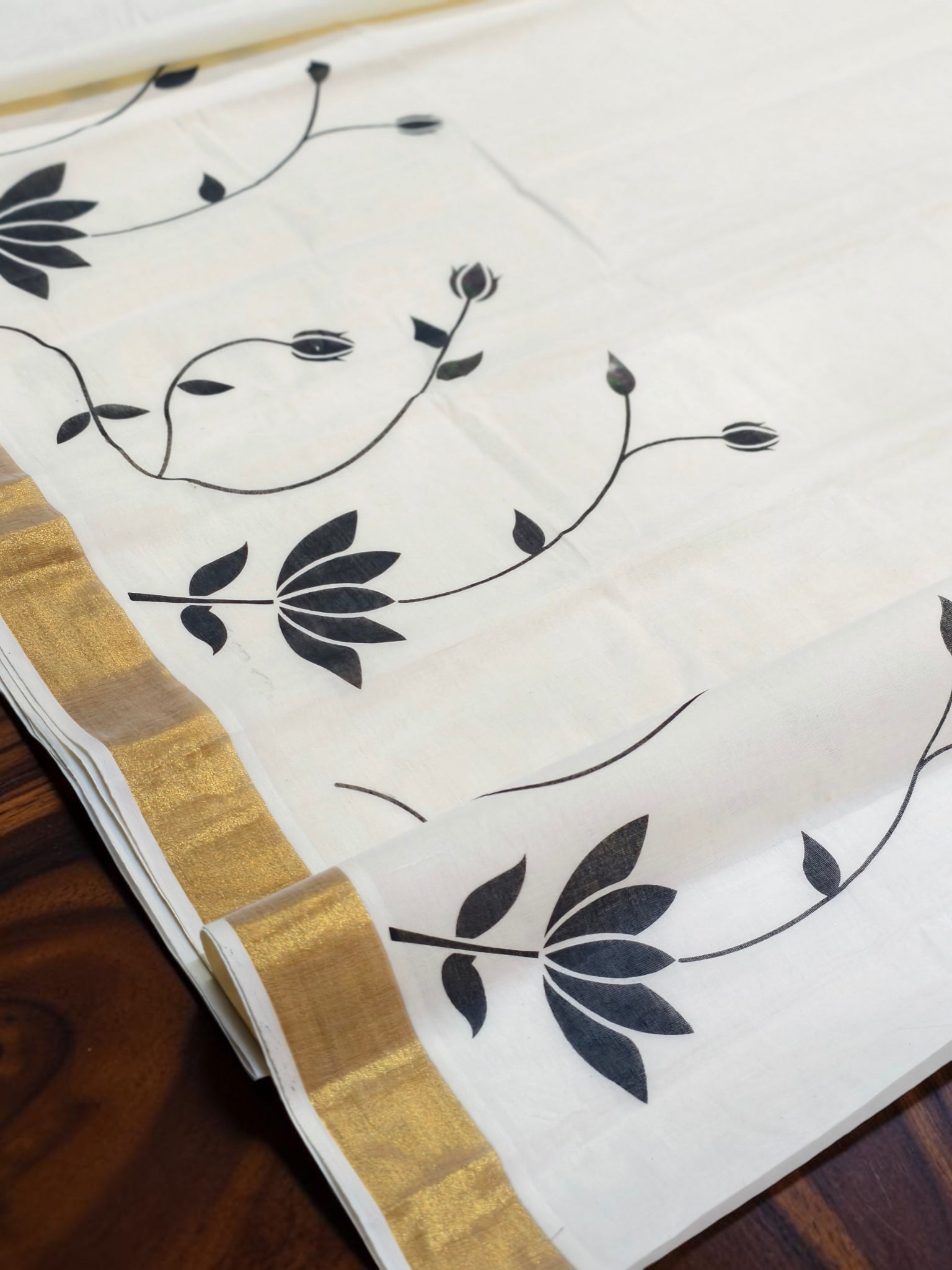 For Her , KODIPETTI- Nostalgic Hamper Box For Women's Experience the Good Old Onam days