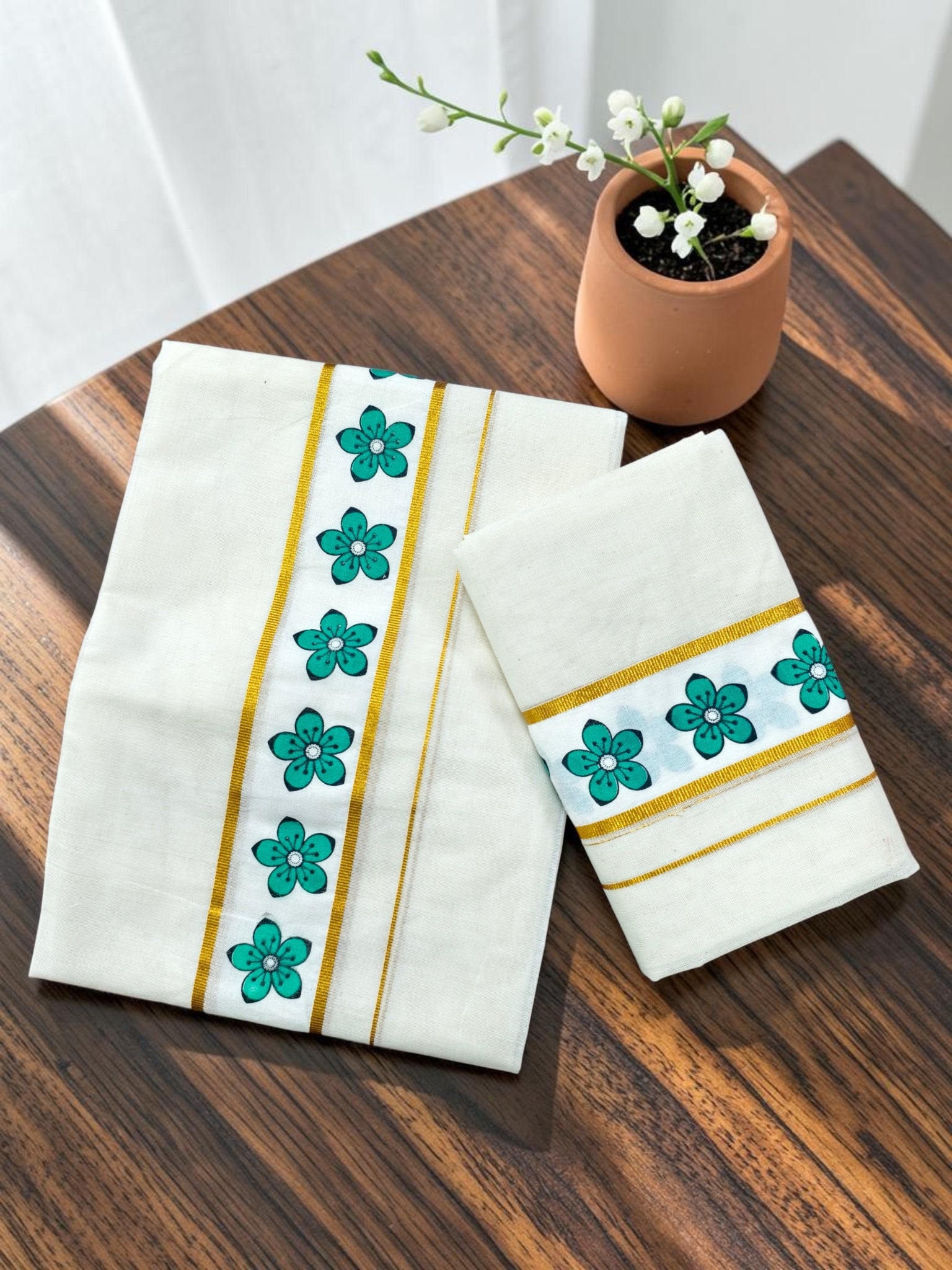 Kuthampully Set mundu with flower design
