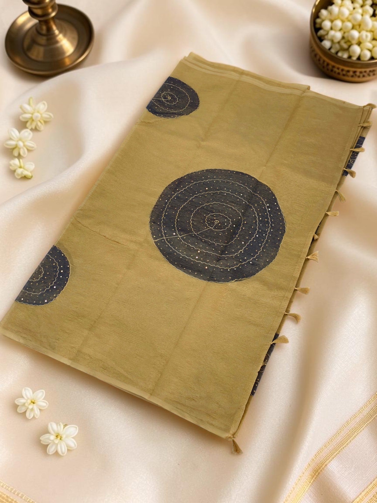 Grand Tissue Handwork saree with trending design