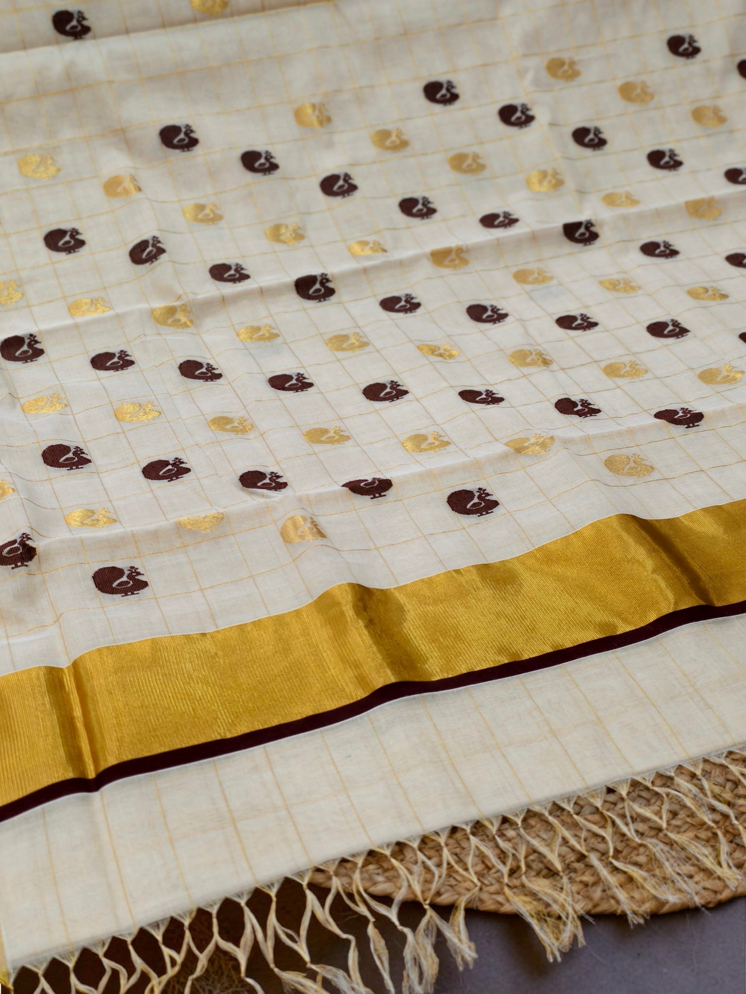 Pure Handloom Tissue Check saree with Putta work attached blouse / Handloom