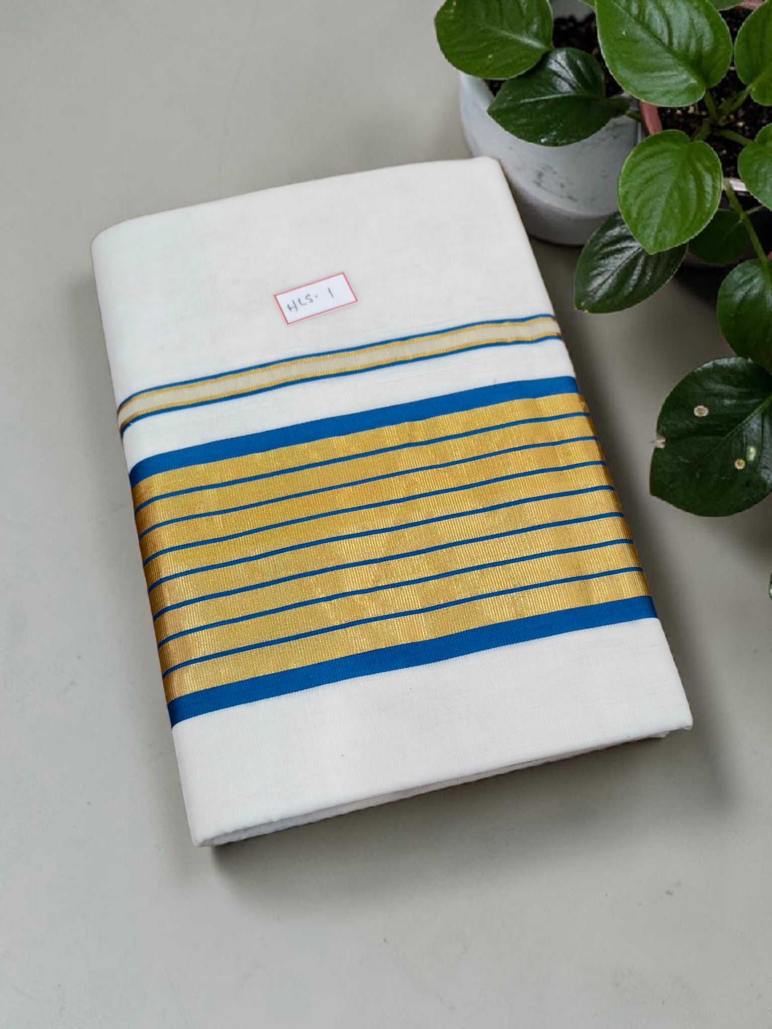 Pure Handloom 6 inch border Cotton Saree / Handloom