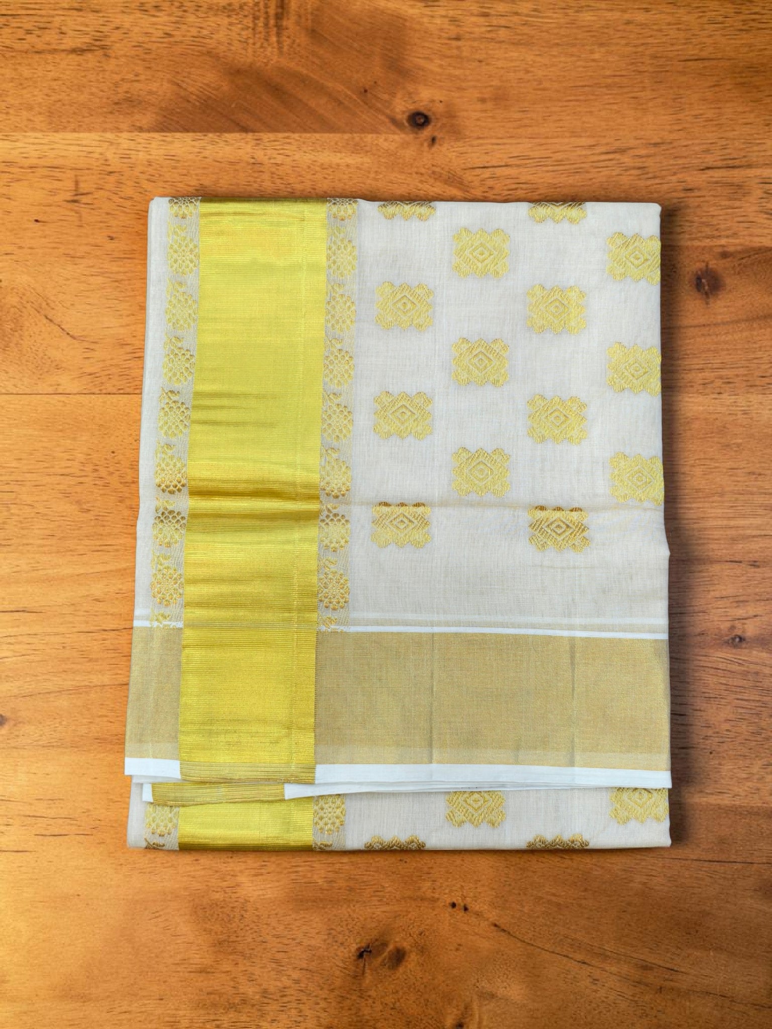 Pure Handloom Tissue saree with hand-weaved Puttas with blouse