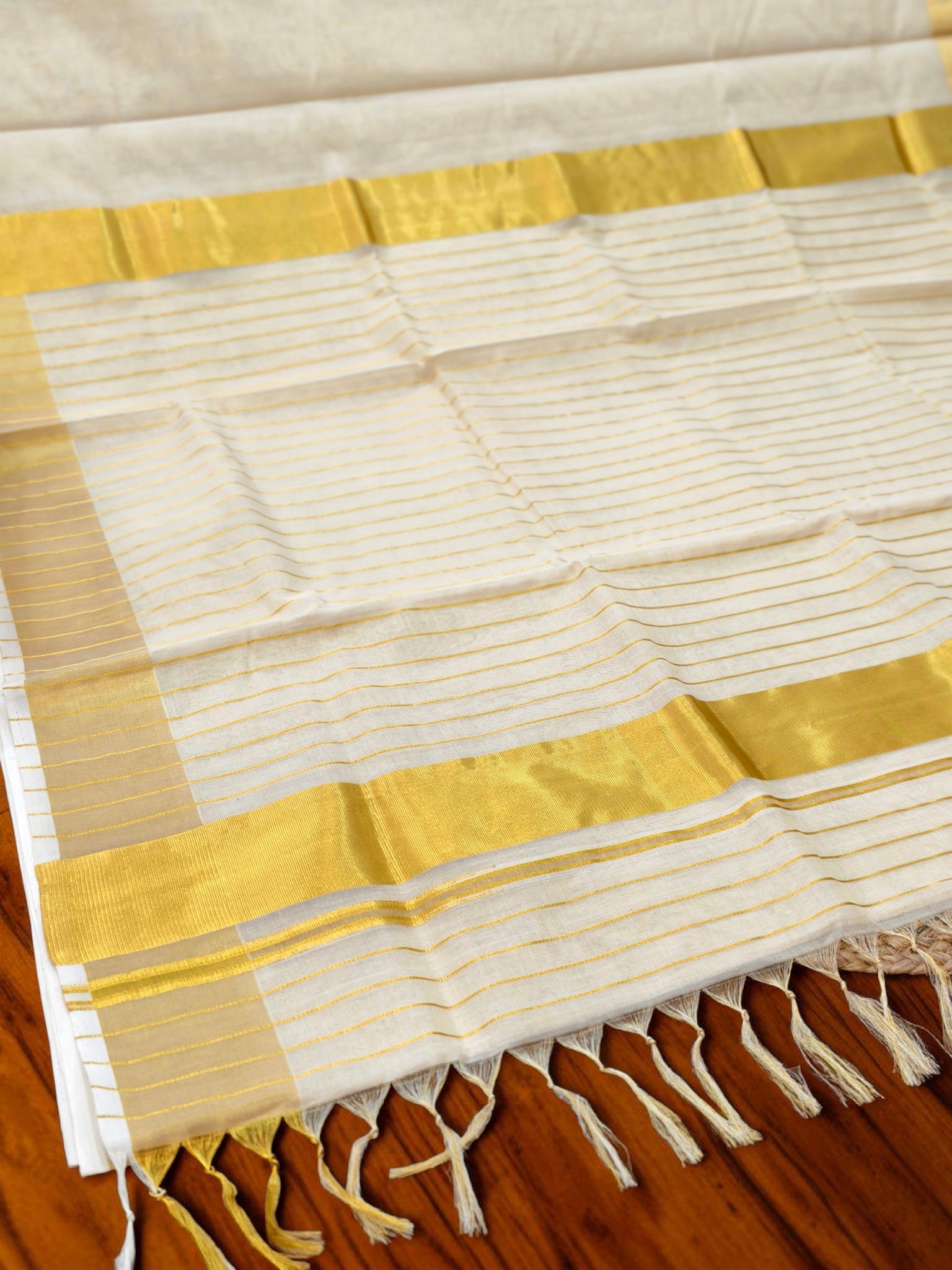 Pure Handloom Tissue Full Stripe with blouse / Handlooom