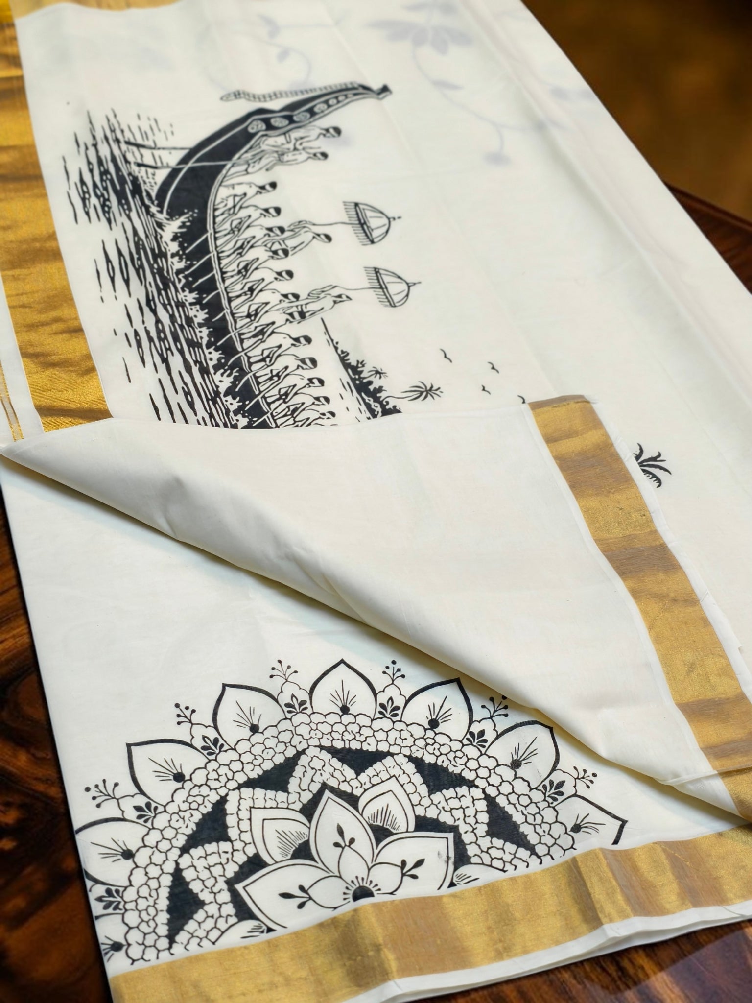 For Her , KODIPETTI- Nostalgic Hamper Box For Women's Experience the Good Old Onam days