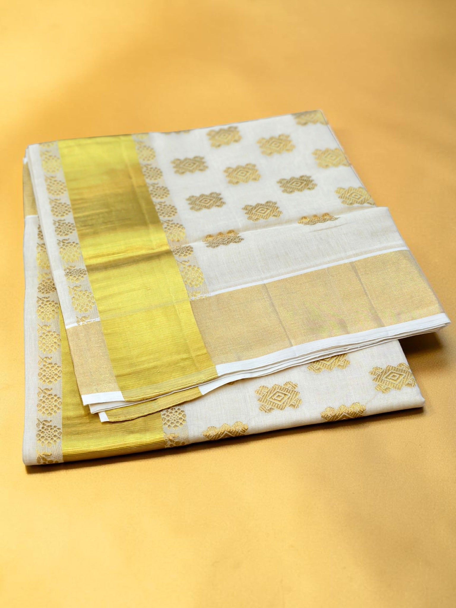 Pure Handloom Tissue saree with hand-weaved Puttas with blouse