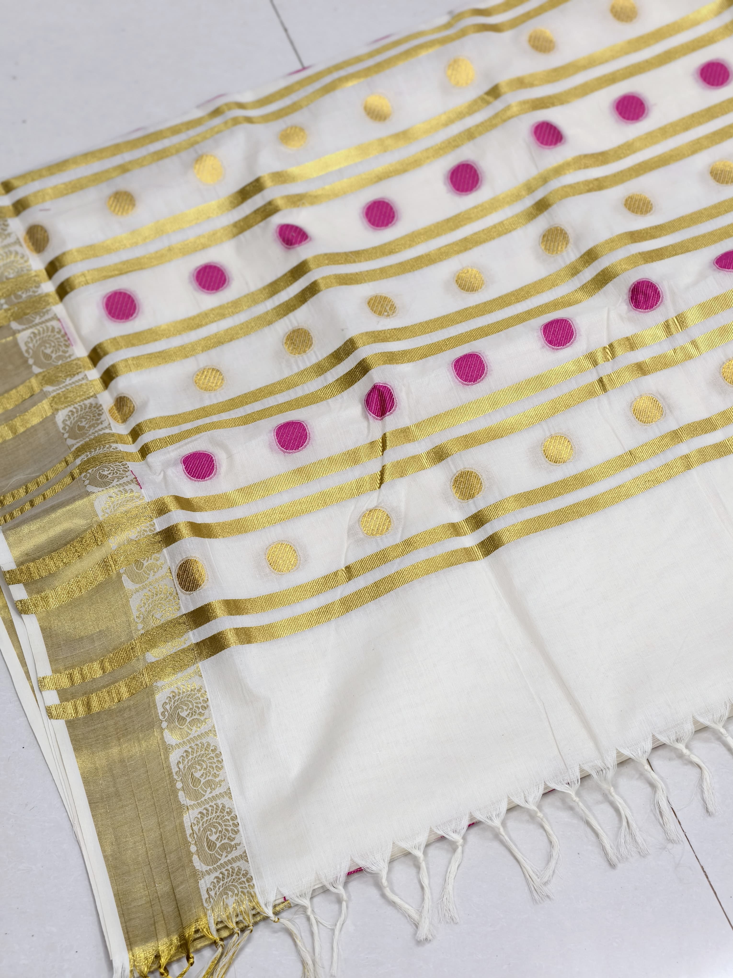 Pure cotton Coin butta color emboss Set saree with blouse